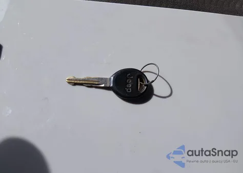 2004 Jeep Liberty Sport из США, поврежденный, VIN 1J4GK48K94W217923